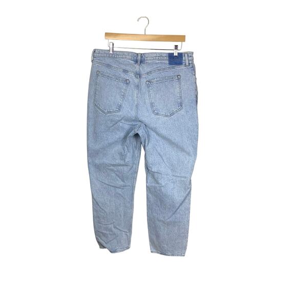 A & F 90s Straight Ultra High Rise Light Wash Curve Love Jeans Sz 18 - Picture 2 of 5